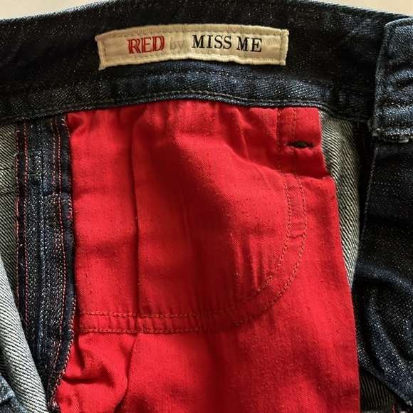 Miss Me Red Lucy Capri Mid Rise Size 30 - Picture 14 of 16